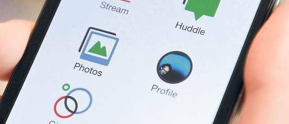 Mobiles Soziales Netzwerk. Drei Wochen nach dem Start des Facebook-Konkurrenten Google+ gibt es für die neue Internet-Plattform jetzt auch eine iPhone-App. Foto: dpa