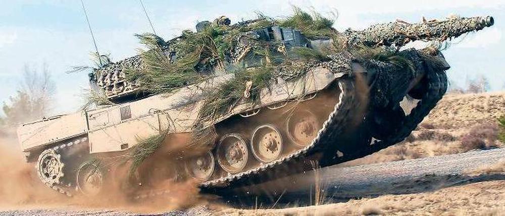 Wüstentauglich. Deutschland will Kampfpanzer vom Typ Leopard 2 an Saudi-Arabien liefern. Das ist auch in der Koalition umstritten. 
