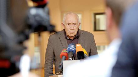 Die Gegner des Bahnprojekts S21 wollen die Ergebnisse des Stresstestes selbst überprüfen. Schlichter Heiner Geißler beharrt darauf, die Auswertung wie verabredet einem externen Gutachter zu überlassen.