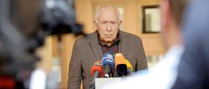 Die Gegner des Bahnprojekts S21 wollen die Ergebnisse des Stresstestes selbst überprüfen. Schlichter Heiner Geißler beharrt darauf, die Auswertung wie verabredet einem externen Gutachter zu überlassen.