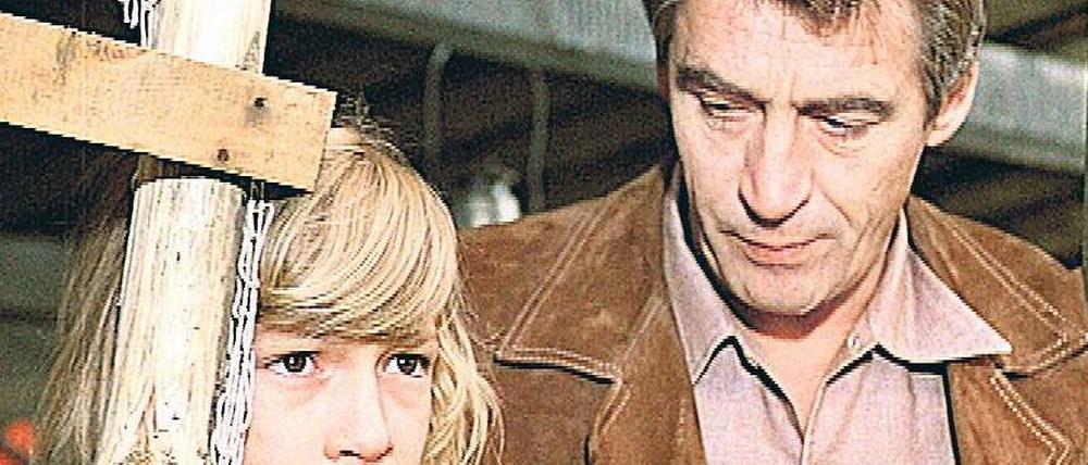 Das Original-Material des „Polizeiruf 110“ ist unvertont. Oberleutnant Jürgen Hübner (Jürgen Frohriep, rechts) wurde deshalb von Andreas Schmidt-Schaller eingesprochen.F.: MDR