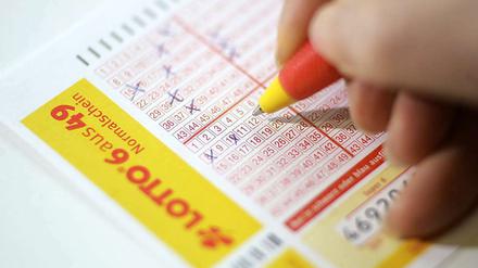 Tausende hoffen jeden Woche auf den Jackpot. Ein Steglitzer hatte die sechs Richtigen.