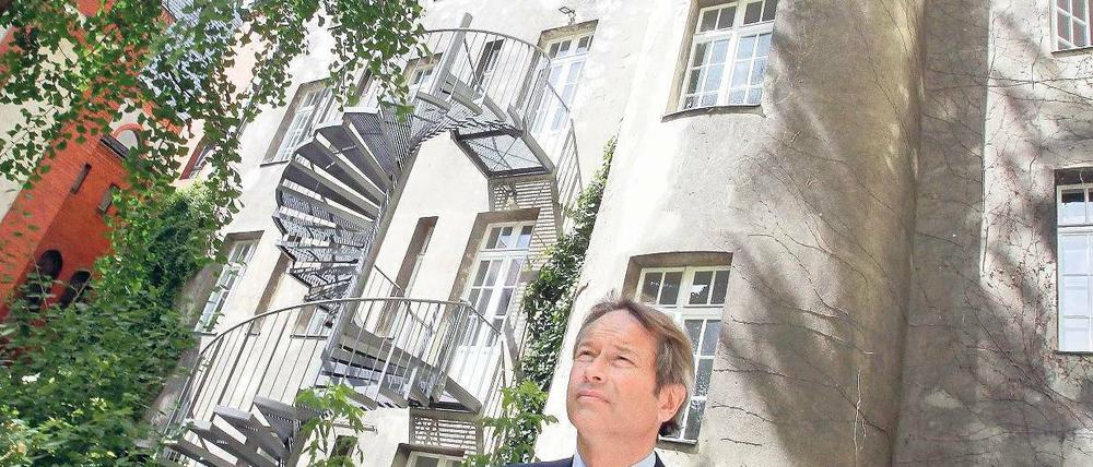 Im wahren Leben. Senator Ulrich Nußbaum im Eliashof. Das Jugendkulturzentrum mit neuer Grundschule war seine letzte Station auf der Tour durch Pankow.