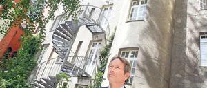 Im wahren Leben. Senator Ulrich Nußbaum im Eliashof. Das Jugendkulturzentrum mit neuer Grundschule war seine letzte Station auf der Tour durch Pankow.