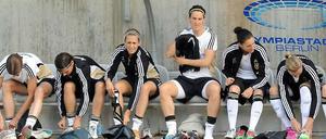 Fertig, los. Die deutschen Frauen starten im Olympiastadion gegen Kanada ins Turnier.