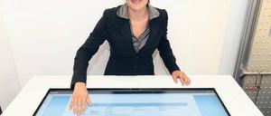 Schnelle Analyse. Auf diesem Bildschirm zeigt Anna Roeder ihren Kunden zum Beispiel, wie die aktuelle Marketingkampagne eines Unternehmens im Internet ankommt.