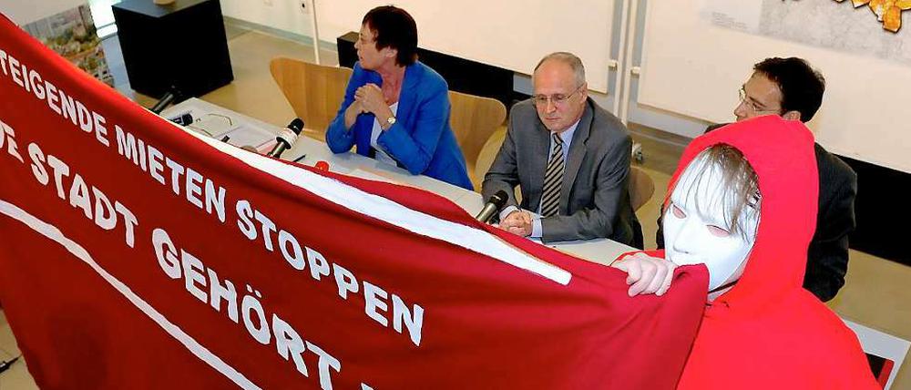 "Die Stadt gehört uns": Protest gegen steigende Mieten bei der Vorstellung des neuen Mietspiegels.