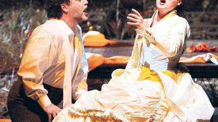 Dienst nach Vorschrift. Jose Cura als Samson und Vesselina Kasarova als Dalila. Foto: Eventpress Hönsch