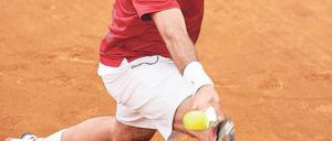 Spuren im Sand. Roger Federer kann heute seinen 17. Grand-Slam-Titel holen. Foto: AFP