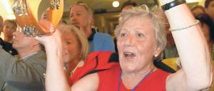 Olympische Vorfreude. Anhänger der Spiele bejubeln das Wahlergebnis. Foto: dpa