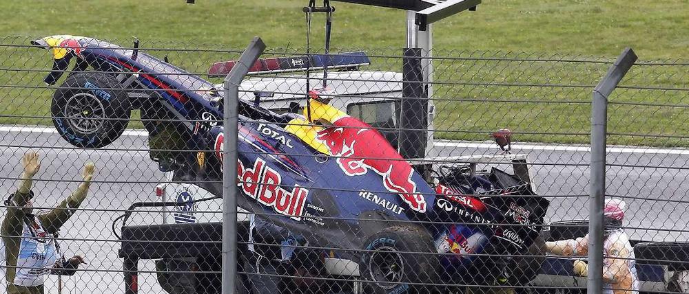 Bei dem Unfall wurden vor allem die Radaufhängungen in Mitleidenschaft gezogen.