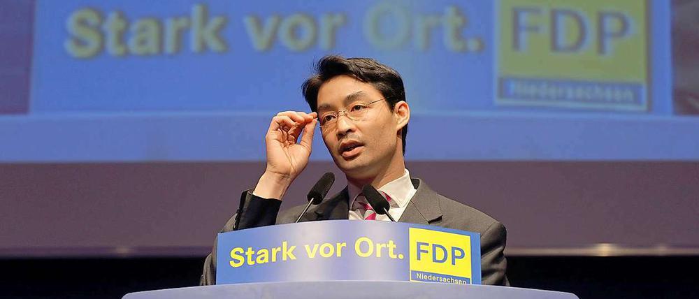 Der designierte Parteichef Rösler sprach sich auf dem FDP-Landesparteitag dafür aus, Geld lieber für die Haushaltskonsolidierung auszugeben anstatt für Steuersenkungen.