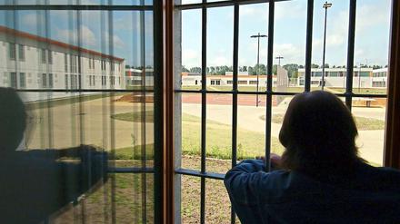 Hinter Gittern. In sieben europäischen Ländern gibt es Verwahrsysteme.