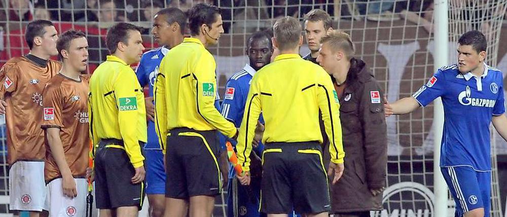 2:0 stand es zum Zeitpunkt des Abbruchs - und so bleibt es nach Beratung des DFB-Sportgerichts auch.