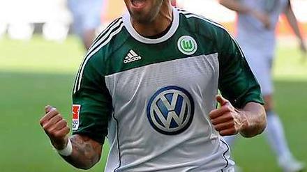 Der Wolfsburger Ashkan Dejagah bejubelt seinen Treffer zum 3:1.