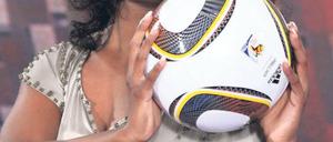 Erklärt Land und Leute. Auch die Südafrika-Expertin Motshegetsi Mabuse wird das ARD-Team für die Fußball-WM verstärken. Foto: dpa