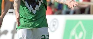 So geht Jubeln heute: Kapitän Torsten Frings feiert seinen Treffer zum 1:1.