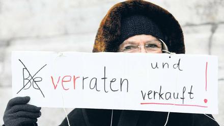 Verloren. Anleger hatten bei Sparkassen und Banken Zertifikate von Lehman Brothers gekauft. Sie sind seit der Pleite wertlos. Foto: dpa