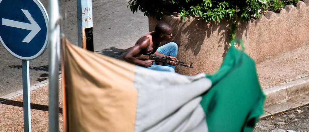 Bei den Kämpfen in der Elfenbeinküste sind bereits mehr als 500 Menschen ums Leben gekommen.