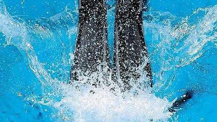 Win when you’re swimming. Beim Bachelor geht es um Effizienz. Foto: dapd