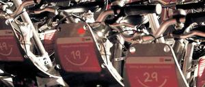 Stationäre Aufnahme. Nach der Winterpause werden Kunden die Fahrräder der Bahn zunächst nur im Bezirk Mitte abholen und zurückbringen können. Foto: dapd