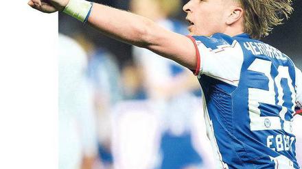 Talent am Scheideweg. Patrick Ebert brach für Hertha beim Sieg gegen den FSV Frankfurt erst spielerisch den Bann und nach dem Abpfiff dann das Schweigen. Foto: dpa