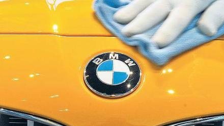 Glänzend. 2010 hat BMW 1,46 Millionen Autos und gut 110 000 Motorräder verkauft. Der Umsatz lag bei 60,5 Milliarden Euro, der Überschuss bei 3,2 Milliarden Euro.