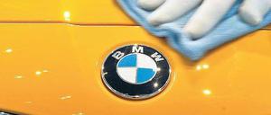 Glänzend. 2010 hat BMW 1,46 Millionen Autos und gut 110 000 Motorräder verkauft. Der Umsatz lag bei 60,5 Milliarden Euro, der Überschuss bei 3,2 Milliarden Euro.