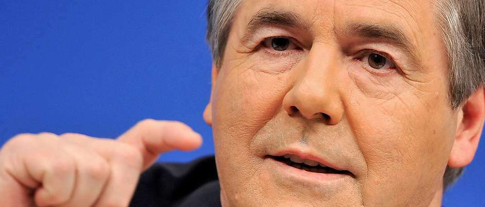 Schwache Leistung. Mit dem Gewinn der Bank sinkt Ackermanns Gehalt.