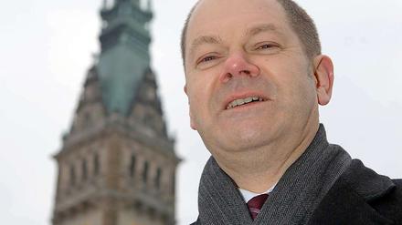Allein an der Spitze: Olaf Scholz nimmt am Montag sein Amt als Bürgermeister in Hamburg auf.