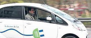 Lautlos unterwegs. Elektroautos können Fußgänger gefährden.