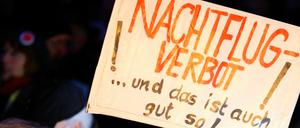 Ohne die CDU. Demonstranten, die ein striktes Nachtflugverbot am neuen Flughafen fordern, können sich nicht mehr auf die CDU berufen.