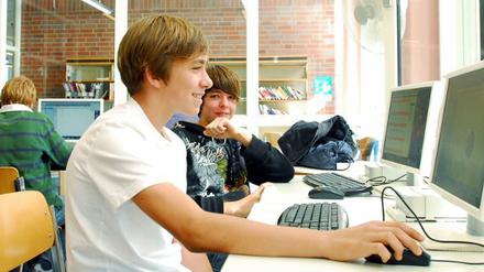 Der sichere Umgang mit dem Internet wird an Schulen wichtiger.