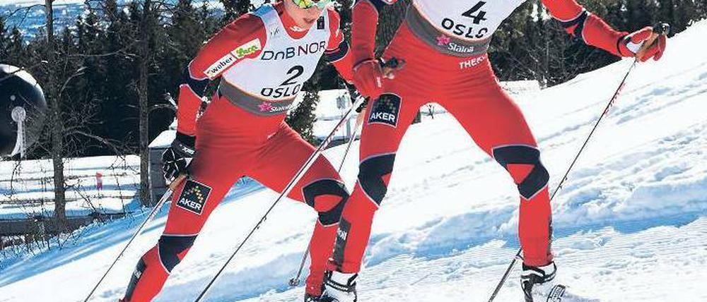 Kampf am Berg. Die Norwegerin Therese Johaug (rechts) hängt ihre Landsfrau Marit Björgen kurz vor Schluss ab. Foto: dpa