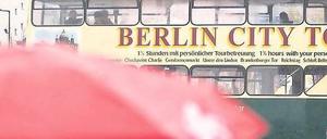 Stadtrundfahrt mal anders. Diese Busse sind zur Zeit im Auftrag der BVG unterwegs.