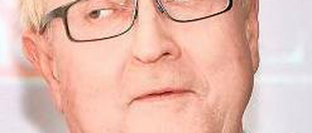 Dagegen. Bundesminister Brüderle kritisiert Schäubles Pläne. 