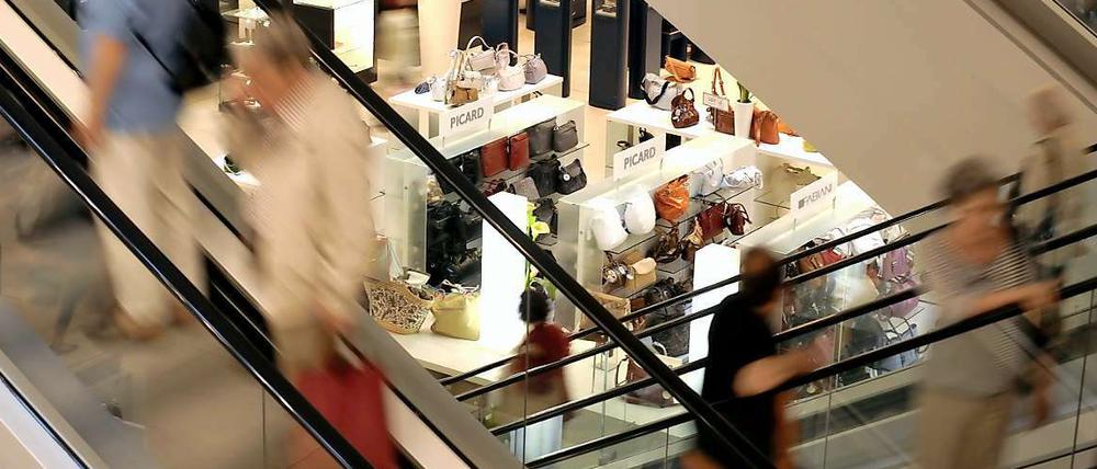 Die Deutschen kaufen weiter ein.