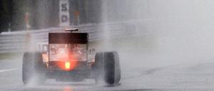 Nichts geht mehr. Der Regen in Suzuka legt die Formel 1 lahm.
