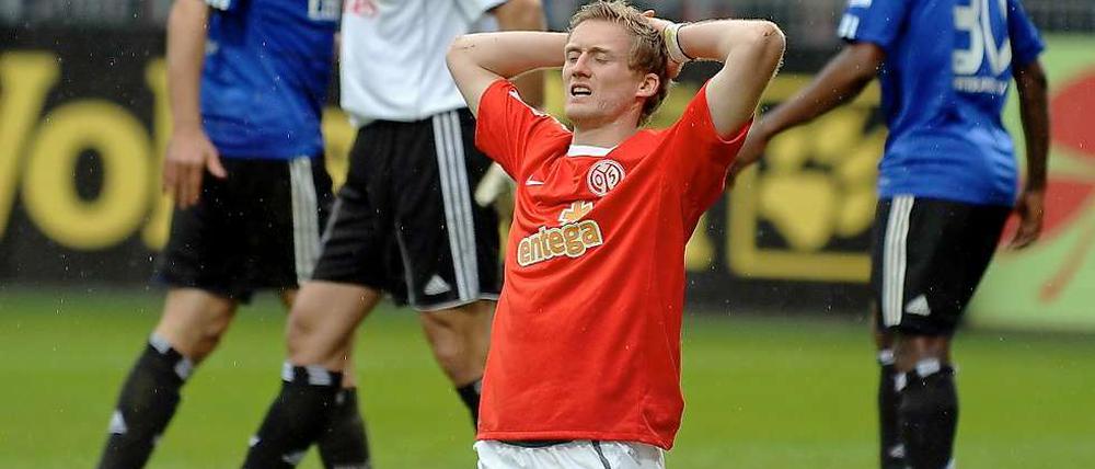 In die Knie gezwungen: Mainz muss die erste Niederlage nach sieben Segen in Folge hinnehmen.