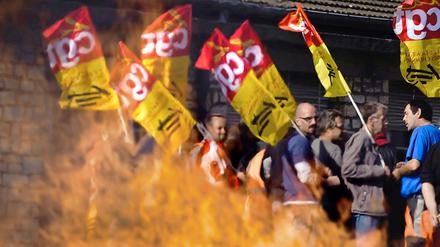 Weil Mitarbeiter der Staatsbahn SNCF streiken, kommt es in Frankreich zu Zugausfällen und -verspätungen.