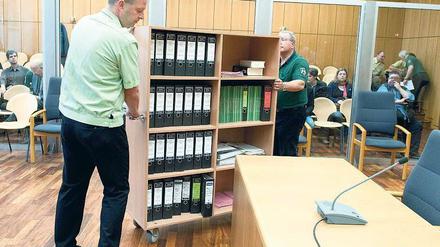 Belastendes am laufenden Meter. Im Prozess gegen vier Angeklagte geht es zunächst um 32 verschobene Spiele. 
