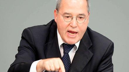 Gregor Gysi kritisiert seine Partei Die Linke.