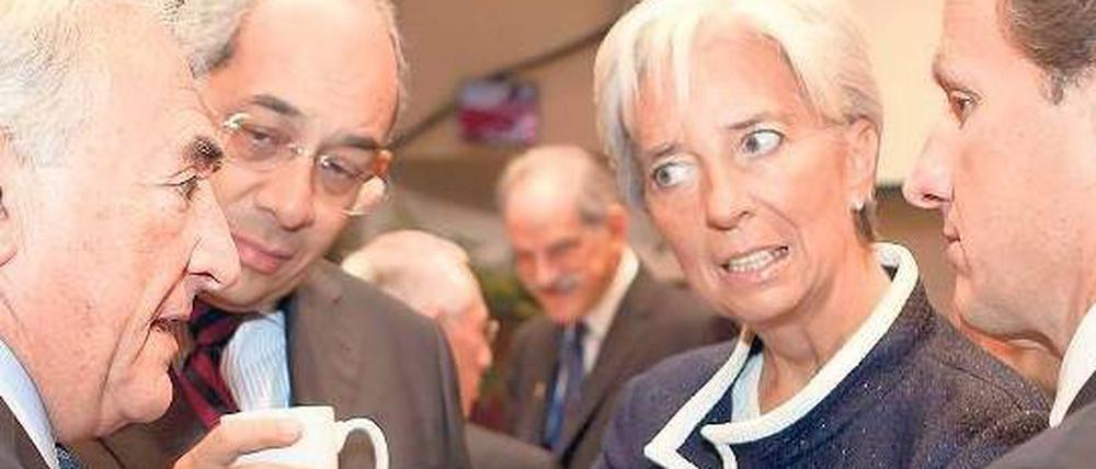 Nichts als Appelle. IWF-Chef Strauss-Kahn, der ägyptische Finanzminister Boutros-Ghali, Frankreichs Wirtschaftsministerin Lagarde und US-Finanzminister Geithner.