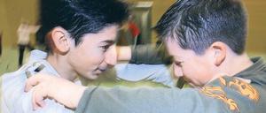 Raufen erlaubt. Sportunterricht an einer Hannoveraner Gesamtschule. 