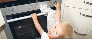 Gefährlich. Jedes Jahr verbrennen oder verbrühen sich tausende Kinder. Die meisten Unfälle passieren zu Hause, in unmittelbarer Nähe der Eltern. 