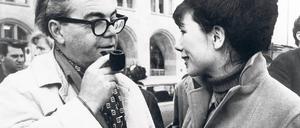 Max Frisch mit Marianne Oellers, seiner späteren Ehefrau, bei Dreharbeiten. Foto: picture-alliance