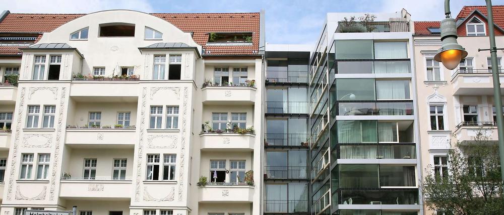 Die Lücken schließen sich. Überall in Berlin wird neuer Wohnraum gebaut. Ob als Miet-, oder wie hier am Helmholtzplatz, als Eigentumswohnungen.