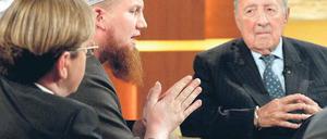 Neulich bei Maischberger. Über „Kopftuch und Koran“ stritten Islam-Prediger Pierre Vogel und Peter Scholl-Latour. Kritiker werfen ARD/ZDF vor, provokante Filme und Themen wie das politische Versagen bei der Integration oft im Nachtprogramm zu versenden. Foto: WDR