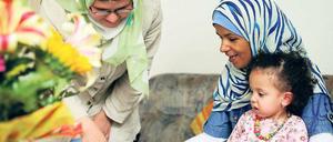 Helfende Hände. Die „Neuköllner Stadtteilmütter“ sind ein erfolgreiches Integrationsprojekt des vom Senat geförderten Beschäftigungssektors.