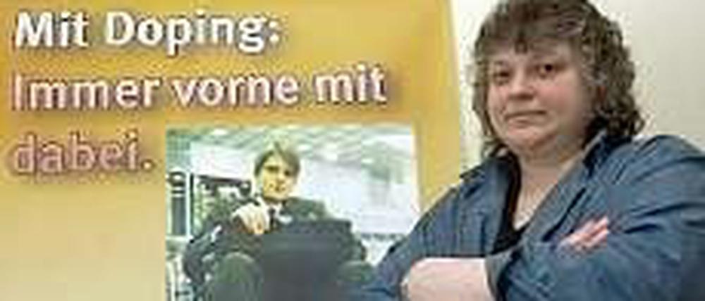Birgit Boese, 48, führt eine Dopingopfer-Beratungsstelle in Berlin. Sie feierte als Kugelstoßerin einen Sieg bei der DDR-Spartakiade 1975. Mit 15 Jahren musste sie wegen einer Verletzung ihre Laufbahn beenden. Sie ist heute ein staatlich anerkanntes Dopingopfer. 